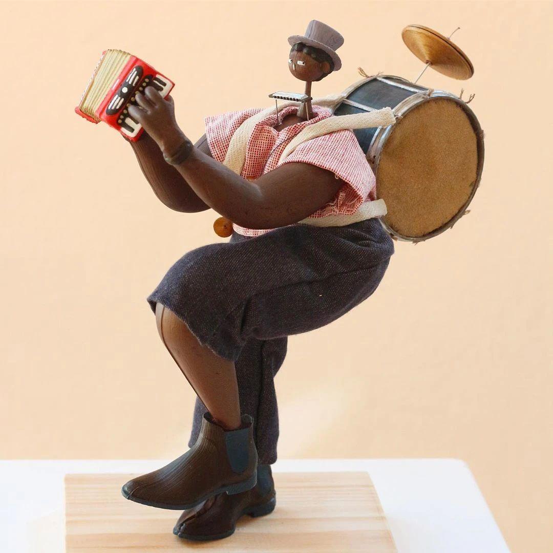 Cabeza Patata情侣设计师强强联手：女生平面插画，男生3D设计